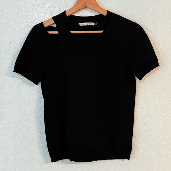 Alice + Olivia Roslyn cutout fitted sweater top size M - Picture 2 of 13